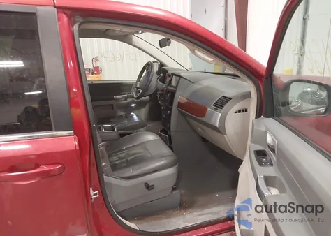 2008 Chrysler Town & Country Touring z USA, uszkodzony, nr VIN 2A8HR54P58R136955